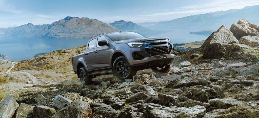 Gloednieuwe elektrische ISUZU D-MAX EV
